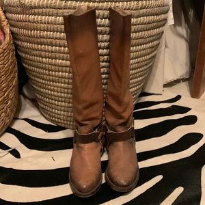 Freebird “Philly” size 7